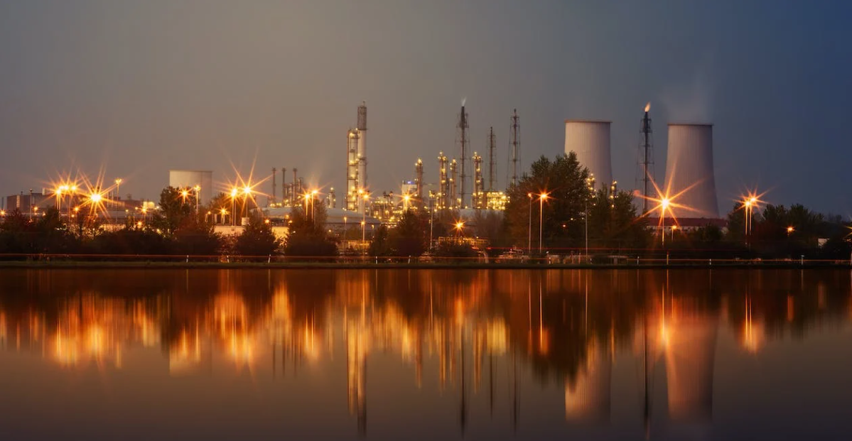 未來(lái)無(wú)人化工廠(chǎng)已成大勢(shì)所趨，工人又將何去何從？